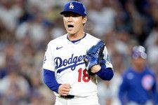 山本由伸が咆哮！ 6回無失点9Kで今季2勝目…28奪三振はMLB1位