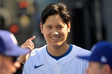 大谷翔平、背番号42で登場 「B」帽子着用…ジャッキー