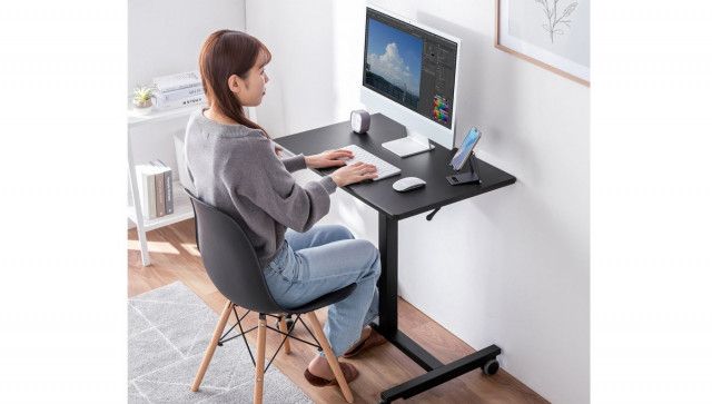 高さを自在に変更できる電源不要のガス圧式上下昇降デスク