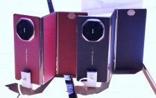 グローバル発売の「三つ折りスマホ」が見せた、ファーウェイの「世界再挑戦」への決意