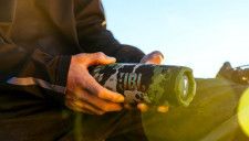 AIでサウンドを強化したJBLのBluetoothスピーカー「Flip 7」「Charge 6」