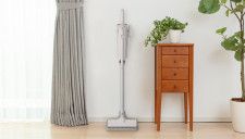 ゴミ捨てやお手入れの“ラクさ”で選べば紙パック式! 東芝から「トルネオ コードレス VC-CLP54」登場