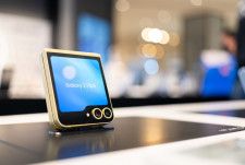 サムスン、意外にも次期「Galaxy Z Flip7」と廉価版「Flip FE」を同時発売!?