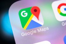 Google マップ、アップル純正マップのように明るい配色をテスト中。道順が見やすくなる？