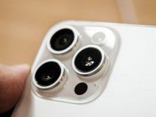 「iPhone 16 Pro」、望遠カメラの光学ズームが強化されて本体は薄く軽く？ しかし価格は上がるかも