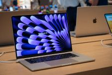アップル幹部、MacBookベースモデルのRAMは「8GBで十分」と擁護