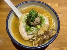 ラーメンの枠を超えた進化系！札幌で唯一無二の“創作麺料理”を味わえる超人気店