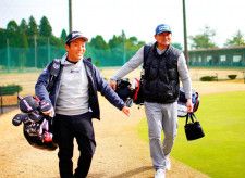 元プロ野球選手・前田智徳が“日本一曲がらない男”稲森佑貴に弟子入り! コース攻略するに必要なのは「逆球」を出さないこと