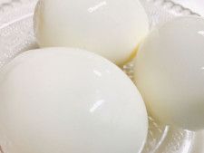 ゆで卵は１０秒振ってみて　殻剥き技に「めっちゃ簡単」「トゥルン」