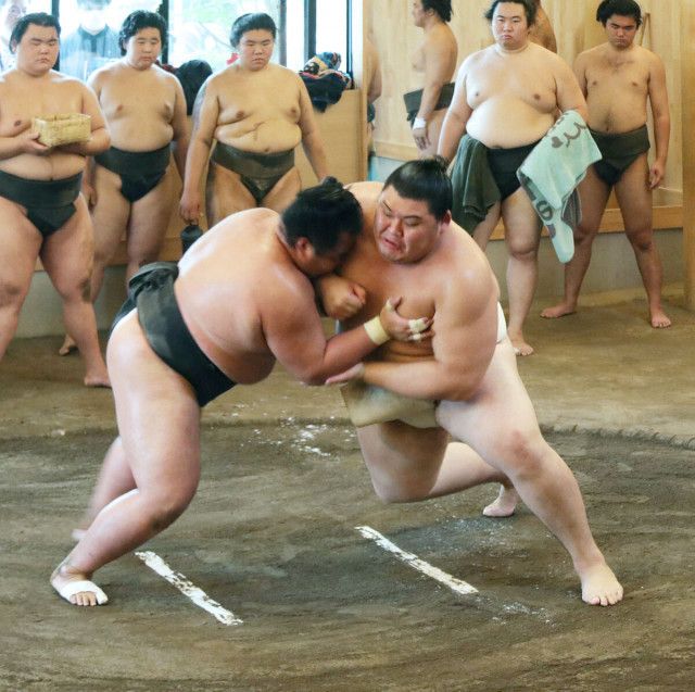 横綱・大の里が幕下７枚目・花の海と１８番　「十両に早くあがってもらいたい」と部屋頭としての自覚にじむ