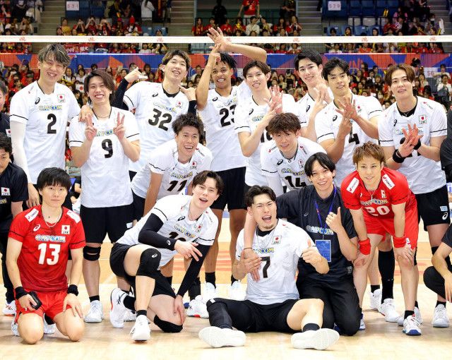バレー男子日本、左の大砲「宮浦様」が２３得点…アルゼンチンに大逆転勝ち