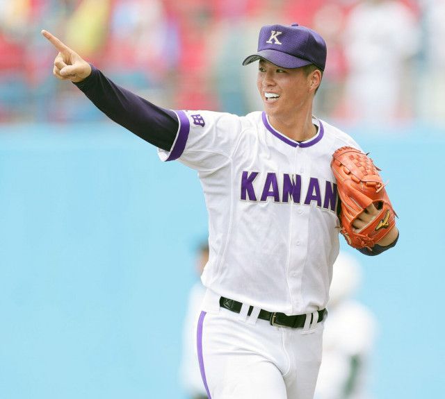 【高校野球】金足農が延長１０回サヨナラスクイズで２年連続の夏の甲子園出場　オリックス吉田輝星の弟・大輝が延長１０回１失点完投！