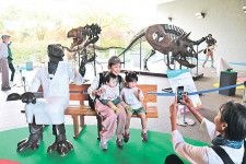 恐竜の化石が展示された会場【北陸新幹線で行こう！北陸・信越観光ナビ】