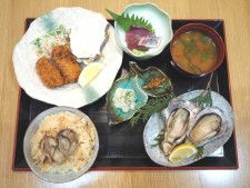 贅沢に牡蠣を7個も使った「広島名物牡蠣一番」の絶品ランチ｜広島市中区