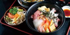 旬魚が約10種ものる極上海鮮丼！〈ほうせい丸〉不動の一番人気は新潟の旬がつまった一杯