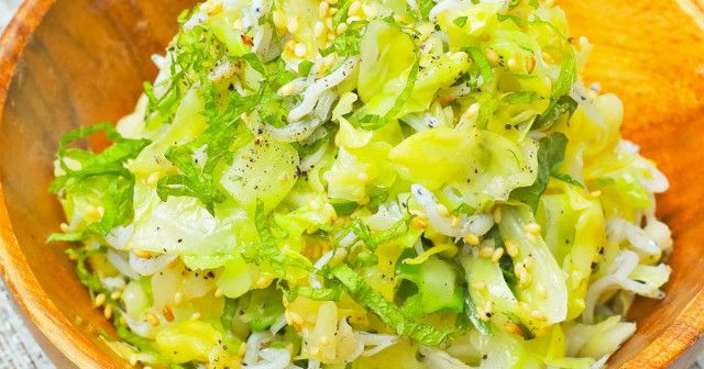 【キャベツは無敵】副菜にぴったり！キャベツで簡単手抜き感なしのサラダレシピ3選
