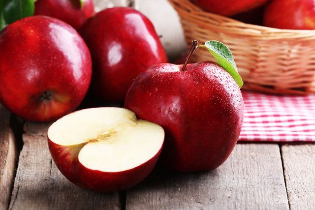 リンゴのカロリーや栄養は？長持ちする保存方法や冷凍のコツも【専門家監修】