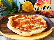 【ファミマ新作】ピザポテトがパンに!?「ピザポテトみたいなパン」と本家を食べ比べのアイキャッチ