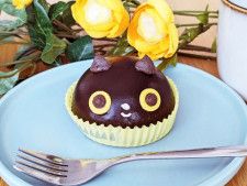 【ファミマ】「クロネコのチョコケーキ」が本格的で美味！ 数量限定だよ〜のアイキャッチ