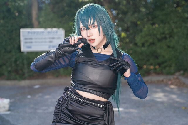 コスプレ】『学マス』月村手毬のクールでストイックな魅力が花開く！スタイリッシュな衣装と洗練されたポーズを披露する美女レイヤー = トレンド - 写真  - goo ニュース
