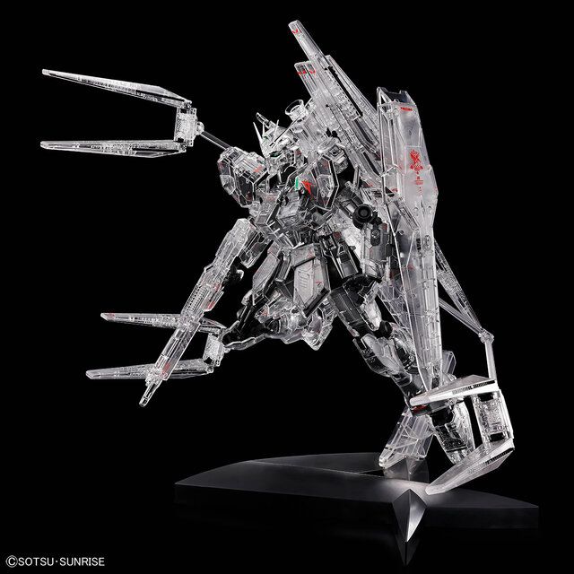 2024最新のスタイル 逆襲のシャアより「νガンダム」「サザビー」がメカニカルクリア ロボット