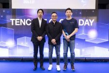 左からHanson Liu氏（Tencent Cloud Japan 代表）、Poshu Yeung氏（Senior Vice President Tencent Cloud International）、Bluefin Zhao氏（Vice President of APAC, Tencent Cloud International）」