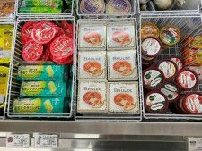 コンビニのアイスクリーム売り場に高級な商品が増えている