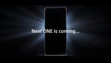 「Next ONE is coming...」の背後にあるものがXperia 1シリーズの最新モデルだと思われる