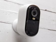 Arloの「Essential屋外用カメラ（第2世代）」（VMC3050-100JPS）