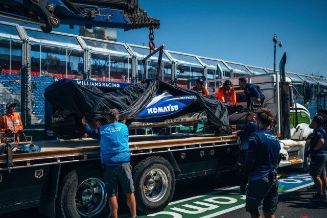 ウイリアムズ、サージェントのF1オーストラリアGP”身代わり欠場”を発表。FP1で大クラッシュのアルボンがマシン引き継ぐ