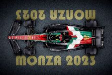 アルファロメオ、F1イタリアGPでの特別カラーリングを公開。最新ロードカー『33ストラダーレ』の発売を記念