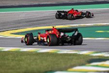 フェラーリ、”ほぼすべてのコーナー”でリフト＆コーストを強いられる。サインツJr.「これまでで一番最悪だった」