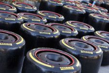 ピレリ、新たなタイヤコンパウンド群を来季F1に導入へ。マシン開発加速で”再発”したオーバーヒート問題の軽減を目指す