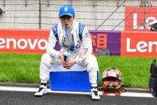 角田裕毅、中国GPは散々な週末に。混乱の中順位上げるもマグヌッセンに撃墜され終戦「僕はかなりスペースを空けていたから腹立たしい」