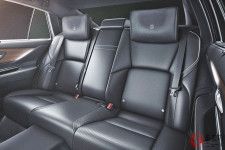 トヨタ新型「クラウンセダン」発売へ 超豪華なリアシートがスゴい！ 「巨大ヘッドレスト」も採用？ 居住性追求した後席の特徴は