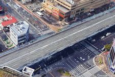 「消滅した阪神高速」いよいよ「復活」へ!? 異例の「3年間通行止め」松原線の工事大詰め 大阪市内に新たな高架橋の建設開始