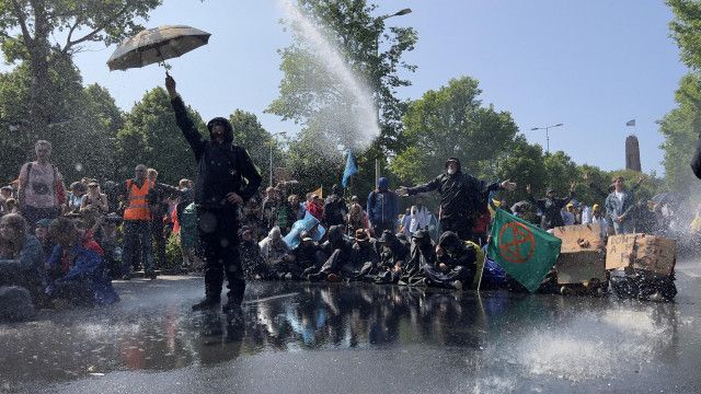 デモ隊1500人超を逮捕　オランダ、環境保護団体