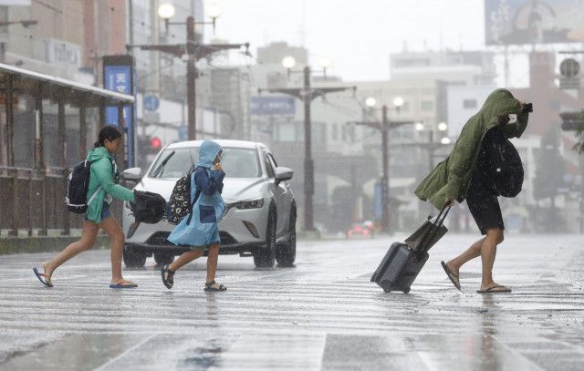 6千人超避難、けが人も　台風6号、停電続く