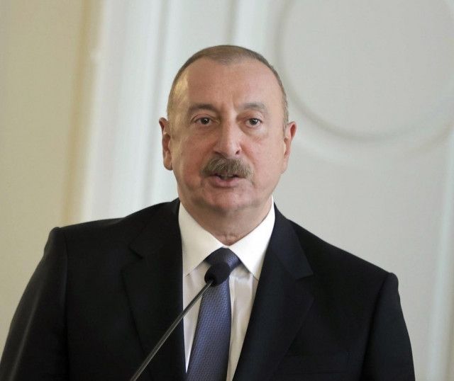アゼル大統領「主権を回復」宣言　アルメニア撤退、協議へ