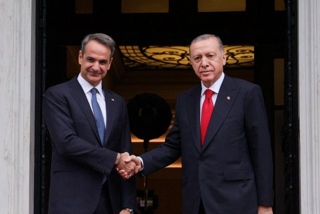 トルコとギリシャ友好合意　アテネで首脳会談