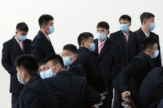 サッカー北朝鮮男子が来日　在日同胞の出迎えに笑顔