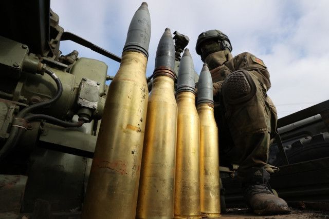 砲弾生産1年で「2.5倍」強調　ロシア国防相、優位性誇示