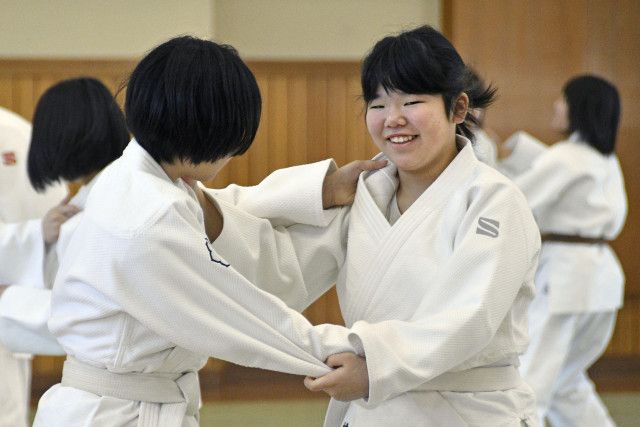 能登被災地の小中学生が練習　東京の講道館で柔道交流合宿