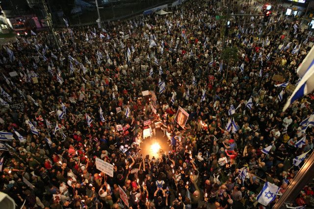 人質解放「手遅れになる」　イスラエルで大規模デモ