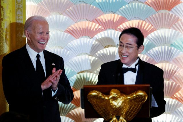 岸田首相のジョーク、沸く夕食会　多様な顔触れ、友好に彩り