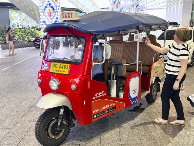 進化したタイ名物、排ガスなしアプリで配車 庶民の足、3輪タクシー「トゥクトゥク」(共同通信) - goo ニュース