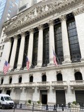 NY株反発、115ドル高　FRBの利上げ停止を期待