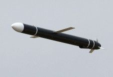 北朝鮮東部咸鏡南道咸興から発射され飛行する戦略巡航ミサイル＝3月（朝鮮通信＝共同）