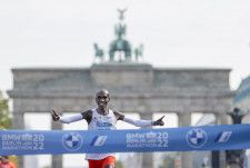 2022年のベルリン・マラソン男子で優勝したエリウド・キプチョゲ＝22年9月、ベルリン（AP＝共同）