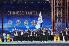 杭州アジア大会の開会式で入場行進する台湾選手団＝杭州（共同）